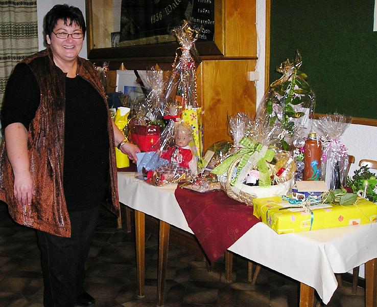 freut_Geschenke.JPG - Über so viele Geschenke darf man sich natürlich freuen.