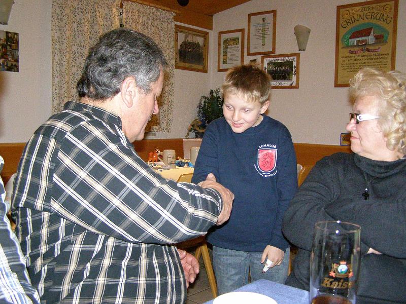 Bye.JPG - Nikolas verabschiedet sich von den Wildenauern - schön war's wieder auf der Passhöhe.