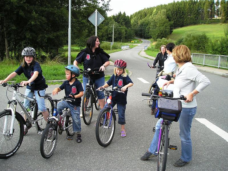 Servus.JPG - Fast zu Hause: in Pleystein teilen sich die Wege der Fahrer.