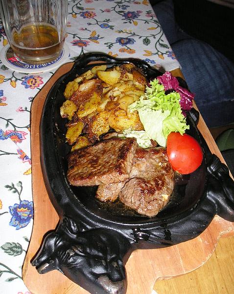Steak.JPG - Essen im Dorfwirtshaus: bekommt man da nicht gleich Appetit?
