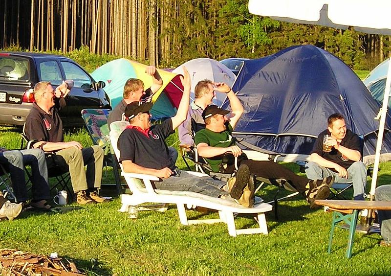 Winken.JPG - Wem winken die Schalober so energisch, vielleicht einer hübschen Squaw?