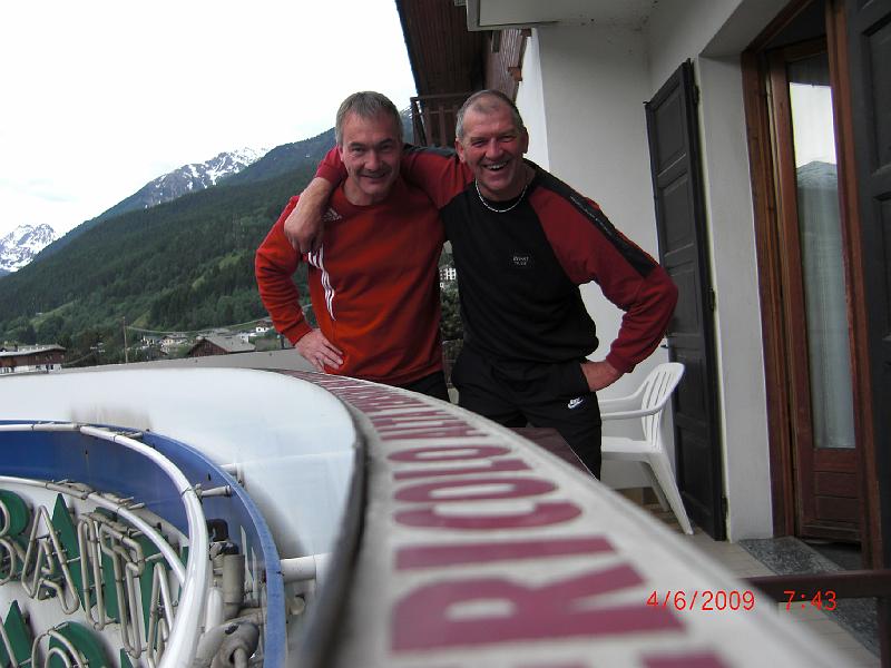 011_Bormio_Gold_Mund.JPG - Dem Morgen in Bormio graut vor unseren Bikern.