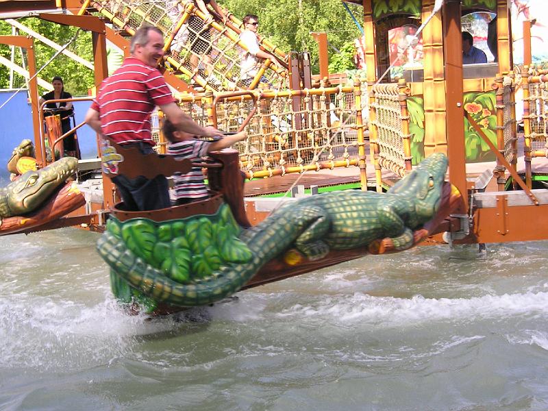 07_Geisel.JPG - Attraktionen mit Wasser waren bei den heißen Temperaturen besonders begehrt.